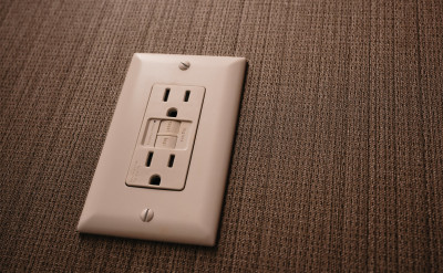 GFCI Power Outlet (CC BY Tony Webster)
